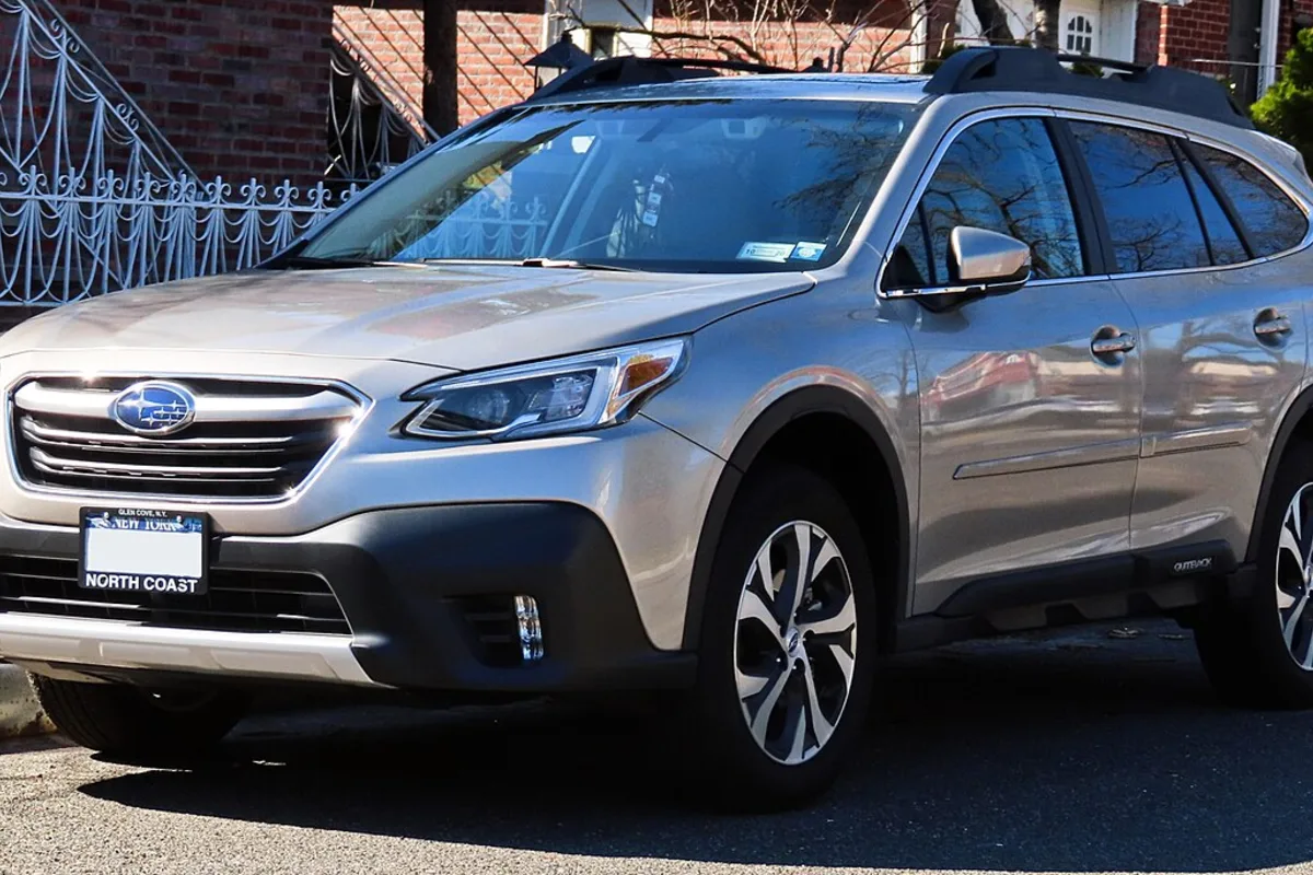 2022 Subaru Outback Premium inventory photo