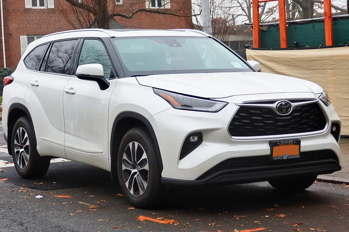 2023 toyota Highlander inventory photo